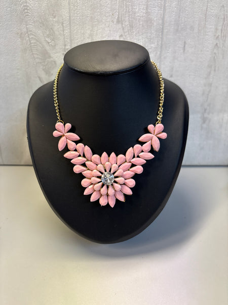 Collier rose forme fleurs