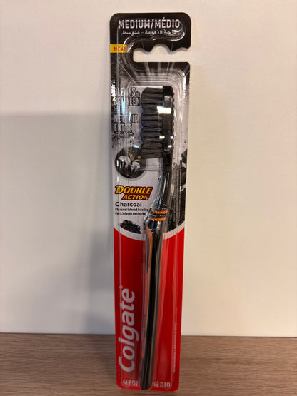 Brosse à dents charbon - médium  - Colgate ￼
