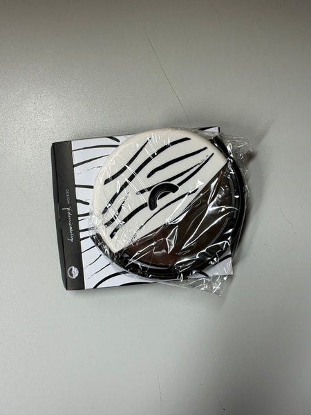 coupe pizza circulaire blanc et noir