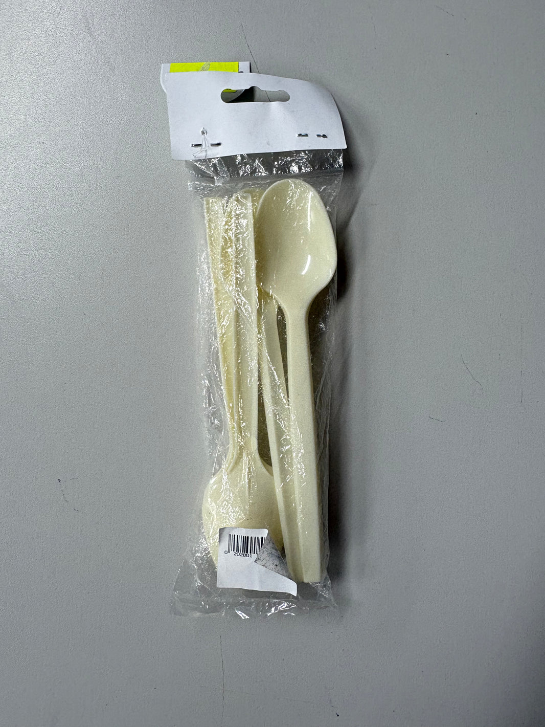 6 Cuillères en plastique jaune